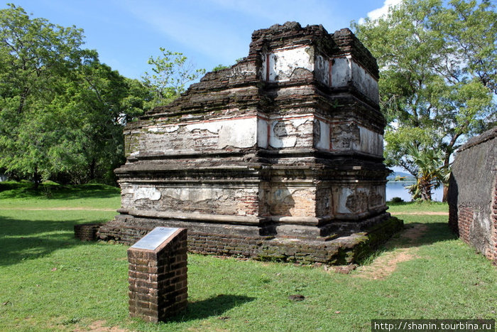 Руины Полоннарува, Шри-Ланка
