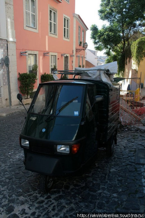 грузовой скутер — удобная штука Лиссабон, Португалия