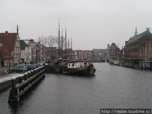 Вид на канал Лейден, Нидерланды