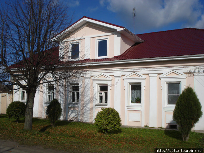 Бледно-розовый дом Переславль-Залесский, Россия