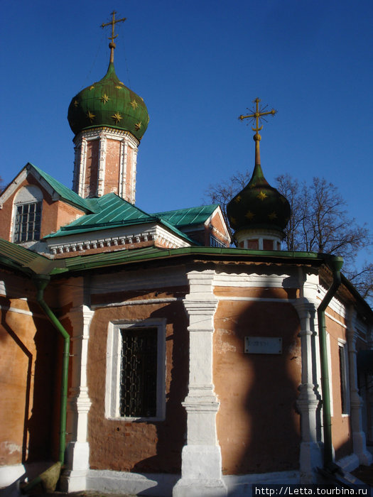 Церковь на территории женского монастыря Переславль-Залесский, Россия