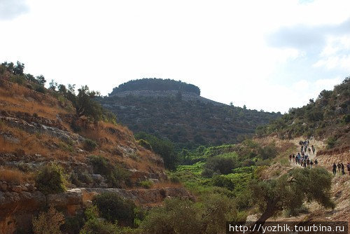 Вид на Неби Эйт со стороны Вади Тавахин. Модиин, Израиль