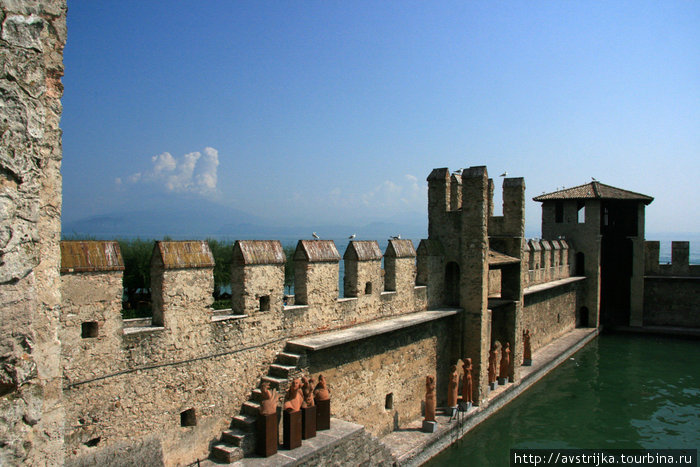 крепостные стены Сирмионе, Италия