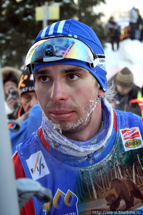 Здесь происходят спортивые сенсации. 24-летний лыжник Артём Жмурко неожиданно для всех стал победителем гонки преследования со сменой стиля на 30 км Рыбинск, Россия
