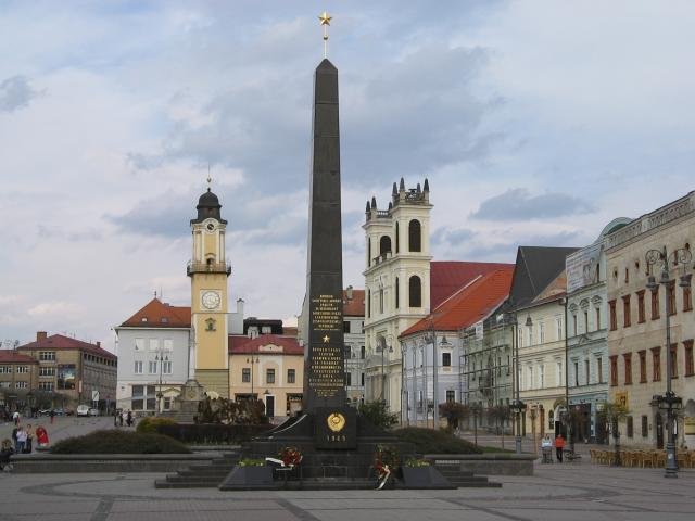 Площадь Словацкого национального восстания / Námestie SNP