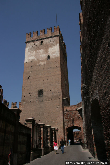 замок Кастельвеккьо Верона, Италия