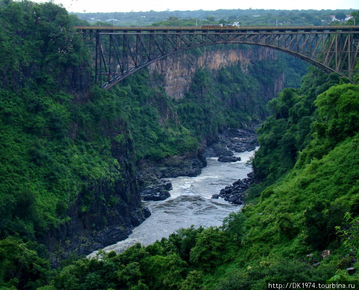 Мост на водопаде Виктория сторона Замбии Ливингстон, Замбия