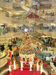 Харбин, убранство торгового центра, в ожидании Рождества