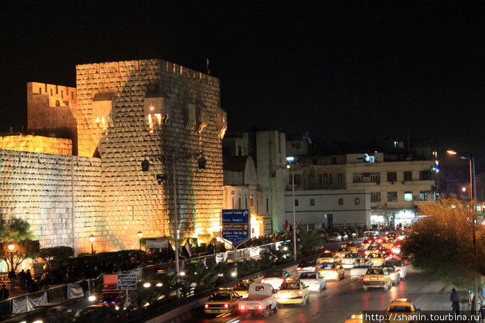 Такси у стен Старого Дамаска Дамаск, Сирия