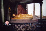 Стокгольм, декабрь 2007. Возле позолоченного саркофага шведского ярла Биргера можно освежить в памяти яркие страницы отечественной истории