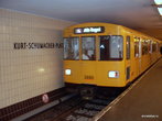 Внешне поезда тоже очень похожи, но отличаются по цвету: U-Bahn — желтые...