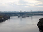 Здесь и было то самое узкое место на Днепре, где у древних была переправа. С моста хорошо видно Днепровскую ГЭС.
