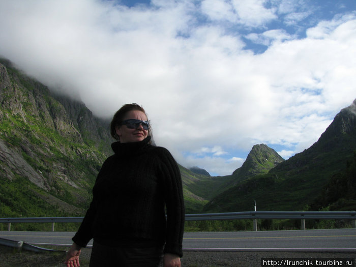я здесь сама себе нравлюсь...
Такая путешествиница Хеннингсвер, Лофотенские острова, Норвегия