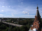 Церковь Новомучеников и Исповедников Российских и мост через Волгу