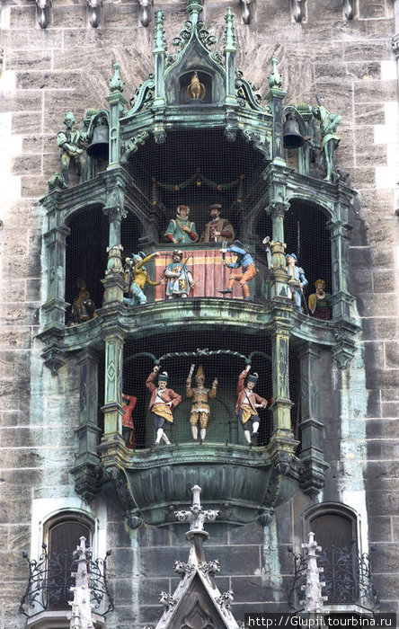 Глокеншпиль на башне Новой ратуши. Мюнхен, Германия