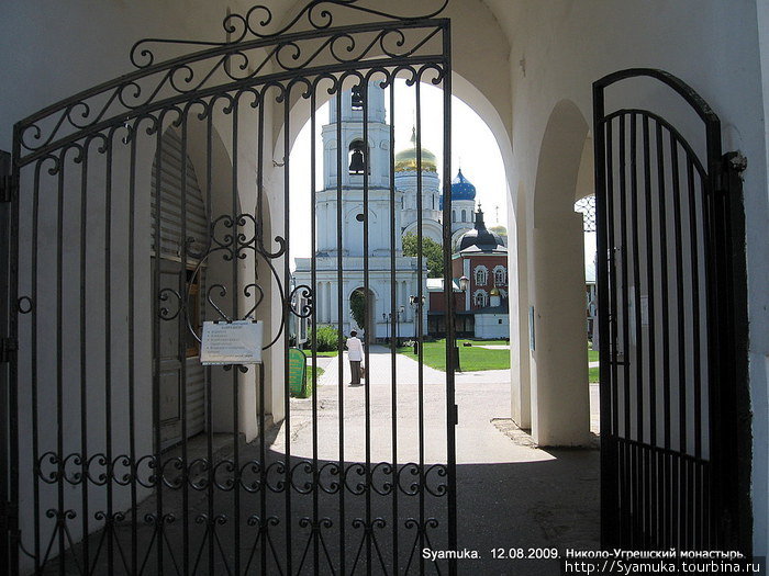 Ворота Николо-Угрешского монастыря. Дзержинский, Россия