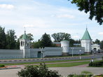 Монастырская стена с башнями.
