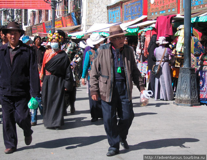 На улицах Лхасы. Автор Оксана Юркова Тибет, Китай