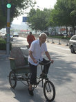 Китайский рикша: в поисках пассажира.
