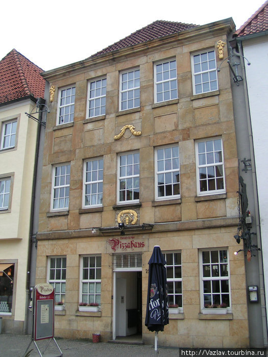 Новое здание со старыми традициями Оснабрюк, Германия