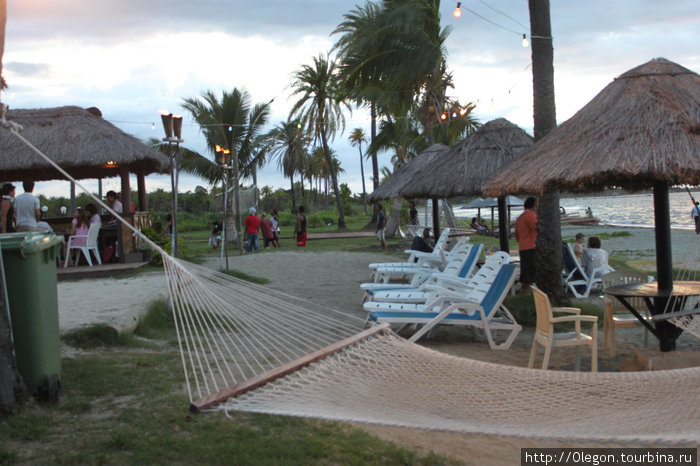 Smugglers Cove Beach Resort & Hotel Группа Вити Леву, Фиджи