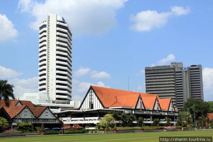 Здание крикетного клуба Селангор Куала-Лумпур, Малайзия