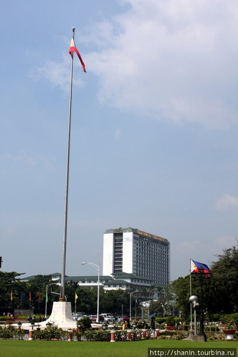 Гигантский флагшток Манила, Филиппины