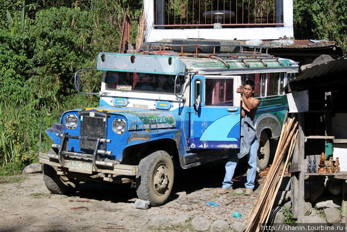 Конечная остановка джипни — дальше спуск по тропе вниз к террасам Банауэ Рисовые Террасы, Филиппины