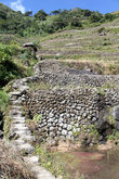 Каменные стенки и каменная лестница