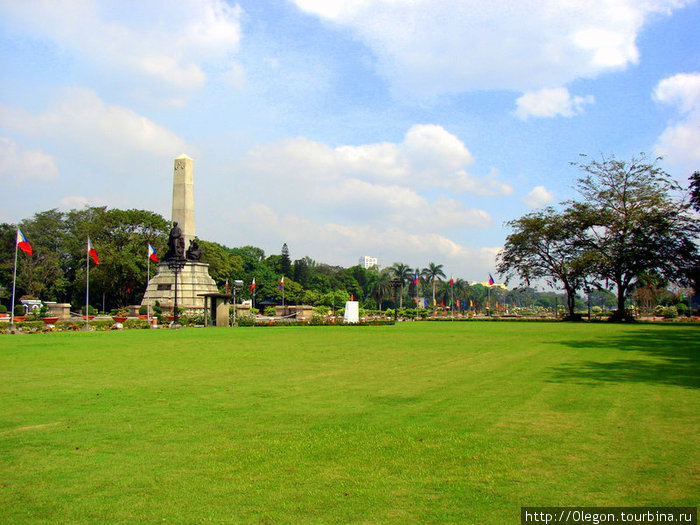 Ухоженый парк столицы Манила, Филиппины