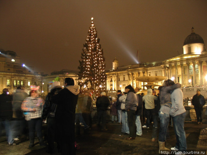 новогодняя ночь на Трафальгарской площади Лондон, Великобритания