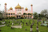 Мечеть и мусульманское кладбище