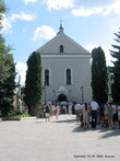 В центре Золочева на улице Григория Сковороды расположена православная церковь Воскресенья Господнего.