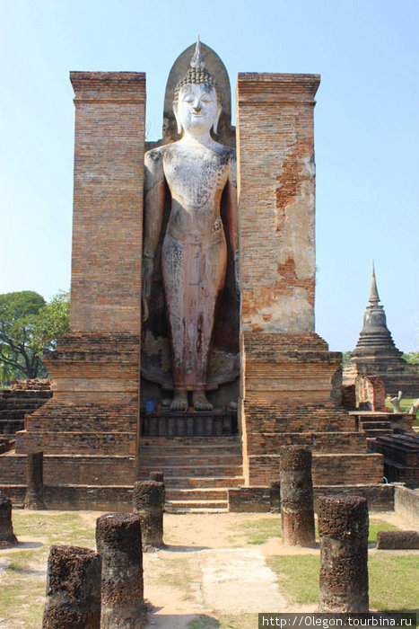 Стоящий Будда в храме Махатхат Сукхотай, Таиланд