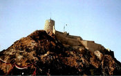 Форт Аль-Матра построен в XYI в. для охраны побережья от набегов врагов.