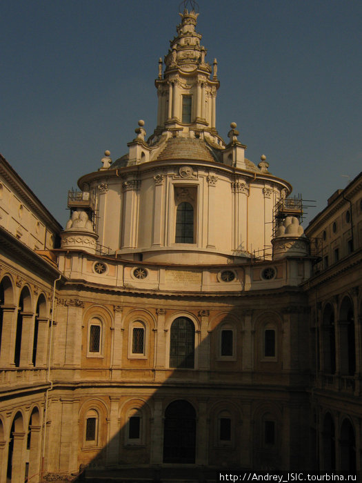 Церковь Сант-Иво-алла-Сапиенца / Sant’Ivo alla Sapienza