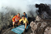 Участники кругосветки Мир без виз на вершине вулкана Мерапи