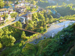 Почти все отели деревни Банауе построены наверху и имеют отличный вид на реку и деревню