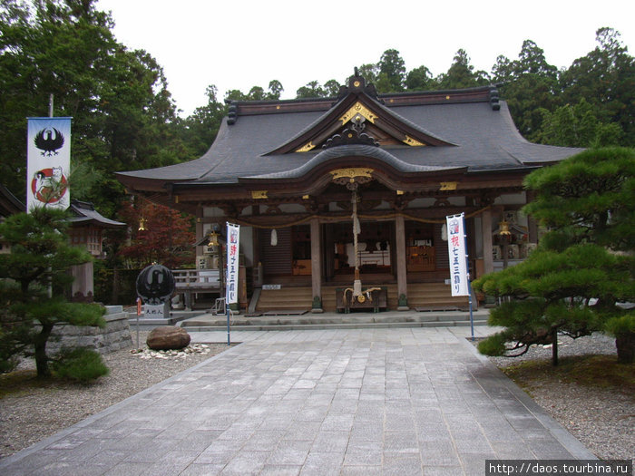 Хонгу, в святилище под крылом трёхногой вороны Префектура Вакаяма, Япония