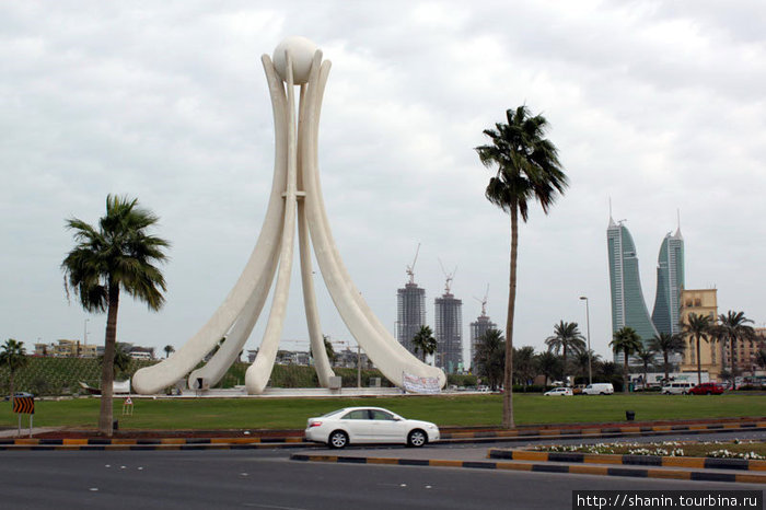 Памятник жемчужине Бахрейн
