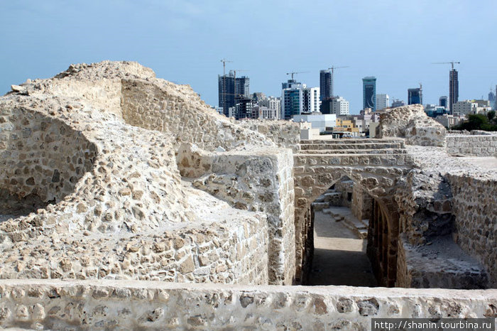 Руины форта и Манам а-сити Бахрейн