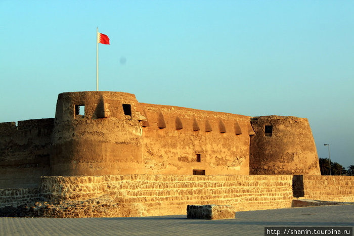 Форт Арад на закате Столичная мухафаза, Бахрейн