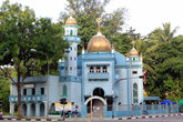 Мечеть с золотыми куполами