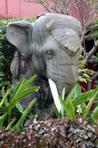 Каменный слон перед Национальным музеем