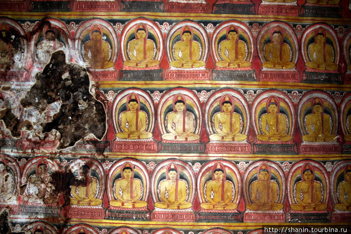 Тысячи Будд на потолке пещеры Дамбулла, Шри-Ланка