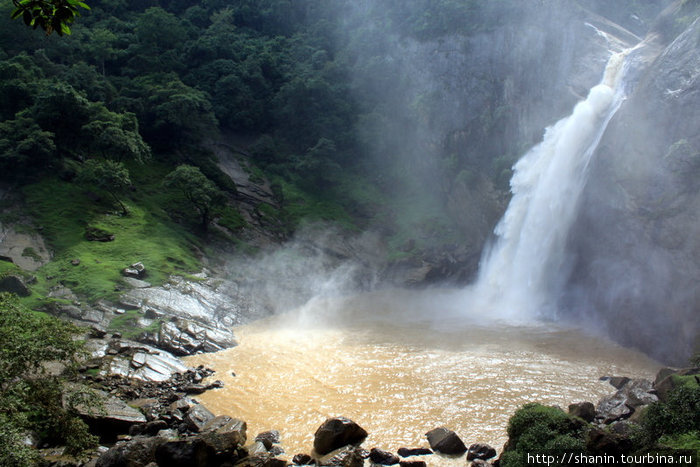 Водопад Духинда Бадулла, Шри-Ланка