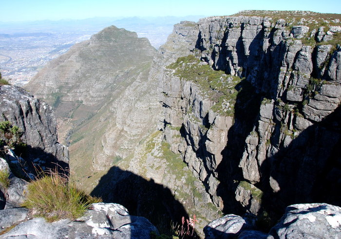 шаг вперед и можно упасть в глубокое ущелье Кейптаун, ЮАР