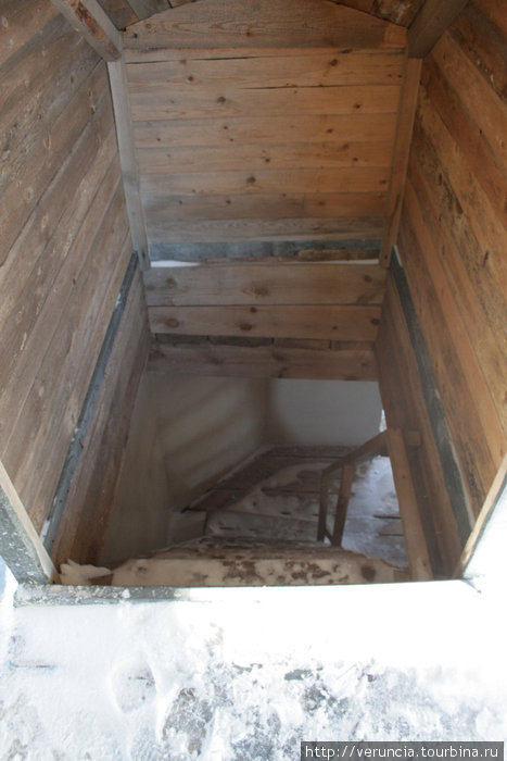 Лестница на колокольню. Тихвин, Россия