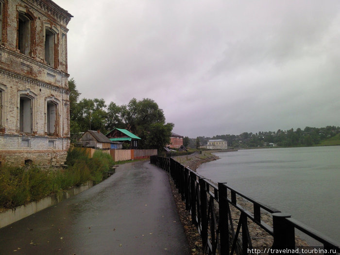 Добрянка под дождливым августовским небом Добрянка, Россия