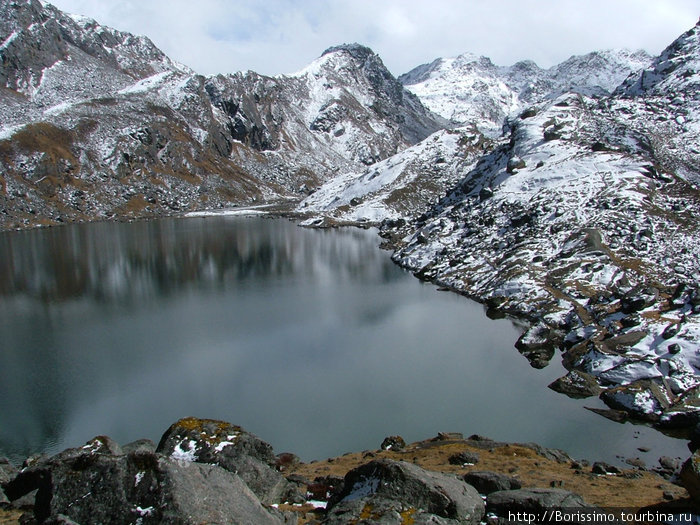 Это озеро по преданию создал бог Шива. Непал
